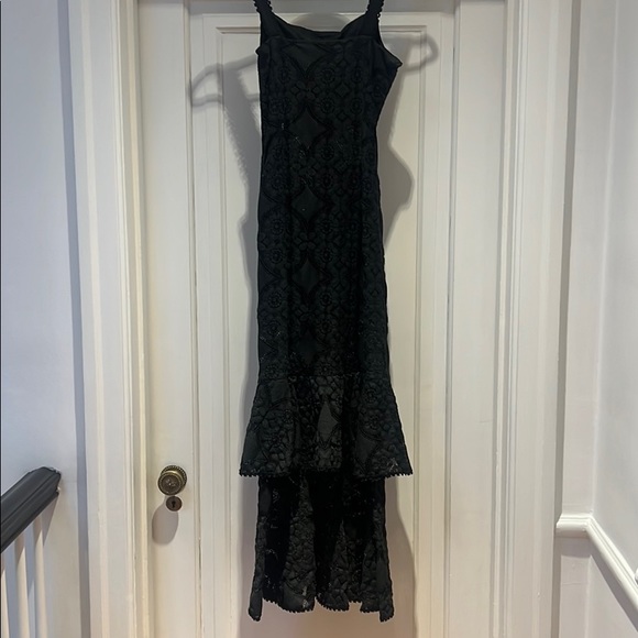 Full length lace dress - Picture 4 of 5